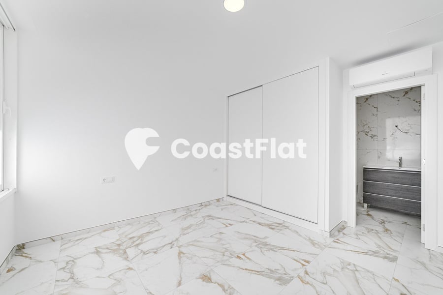Unbeatable opportunity in Los Cristianos! BRAND NEW apartment just steps from Camisón Beach! – 8
