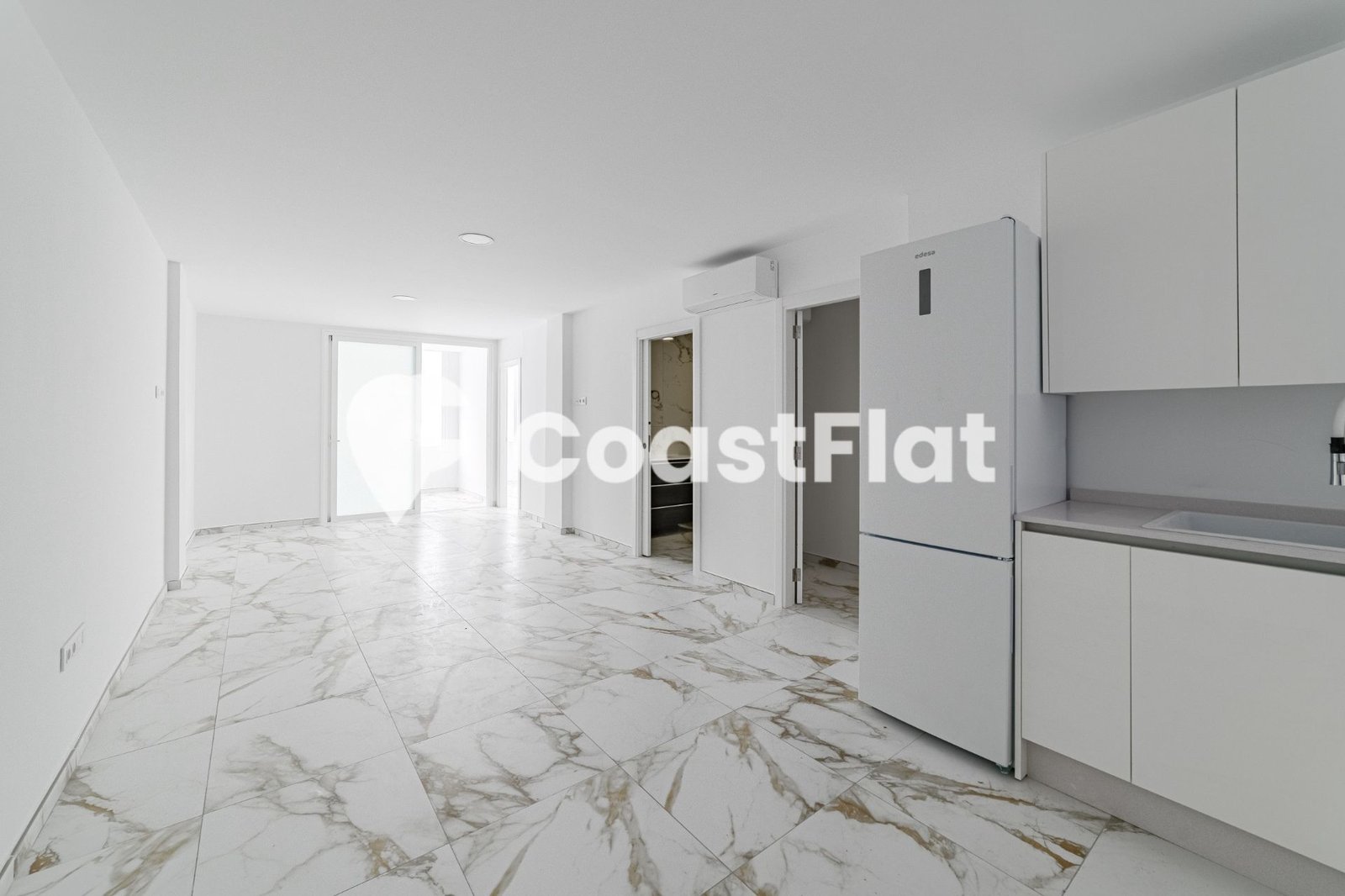 Unbeatable opportunity in Los Cristianos! BRAND NEW apartment just steps from Camisón Beach! – 1