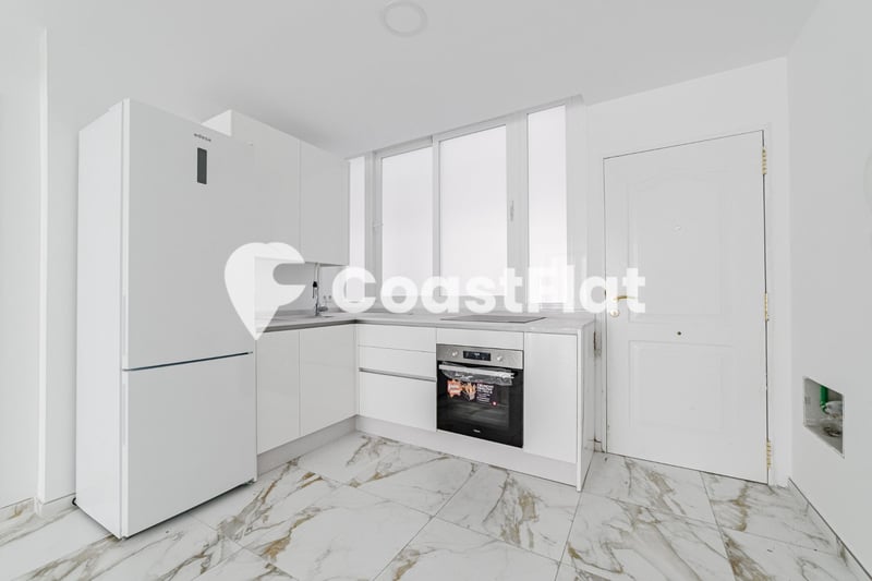 Unbeatable opportunity in Los Cristianos! BRAND NEW apartment just steps from Camisón Beach! – 2