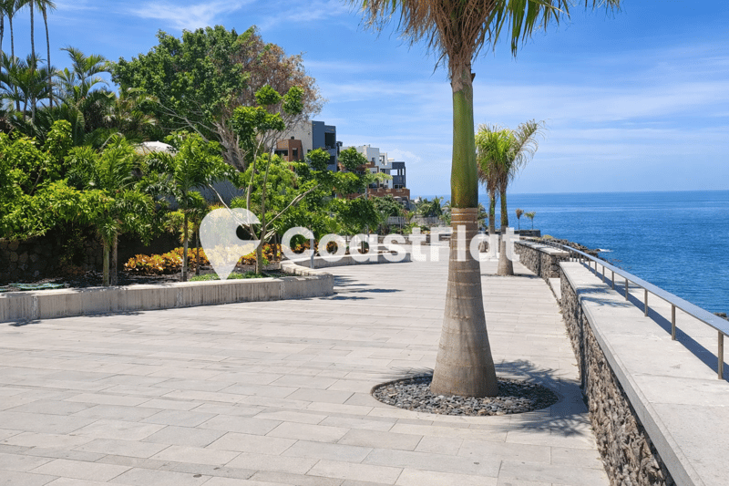 Exclusive Frontline Investment Opportunity with VV License, Just Steps from the Beach – Playa Paraíso, Costa Adeje! – 2