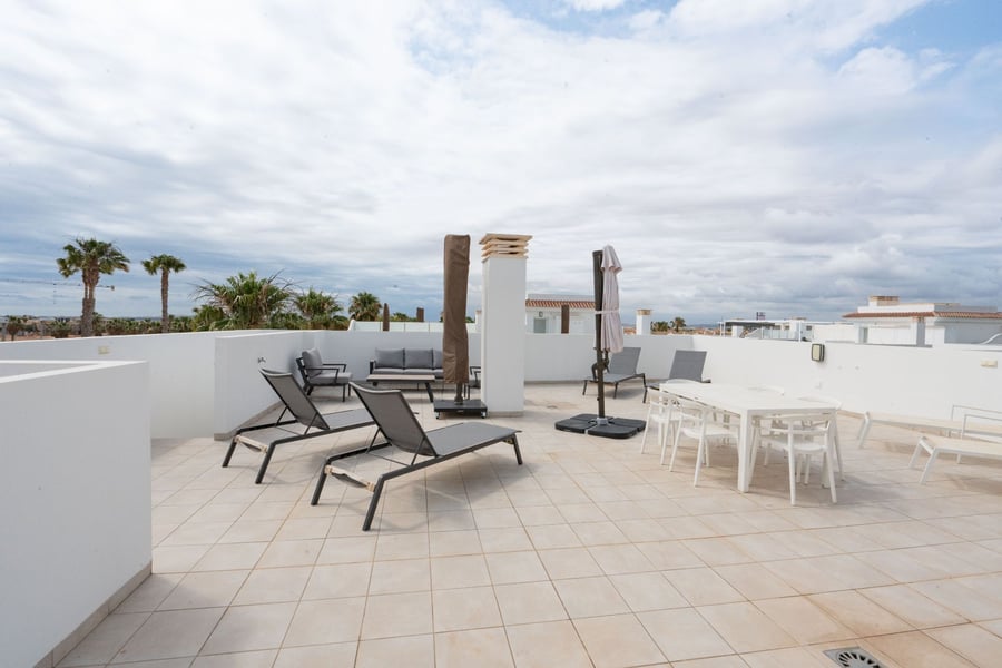 INVESTMENT ASSET FOR SALE – 2 Buildings, 16 Apartments with TOURIST LICENSE in an Exclusive Residential Complex! – 70