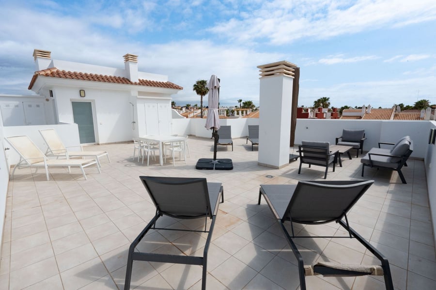 INVESTMENT ASSET FOR SALE – 2 Buildings, 16 Apartments with TOURIST LICENSE in an Exclusive Residential Complex! – 73