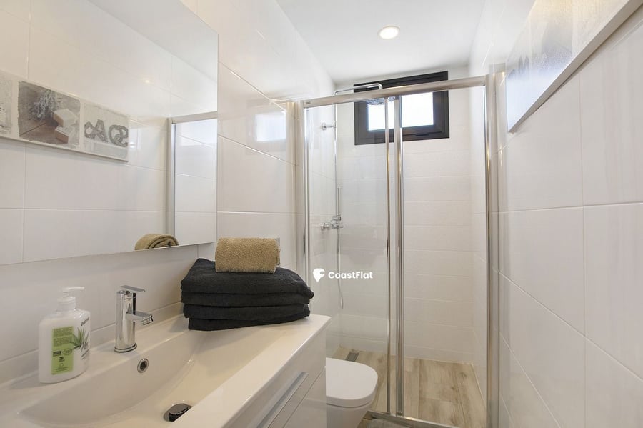 A unique opportunity to acquire an exceptional property. – 28