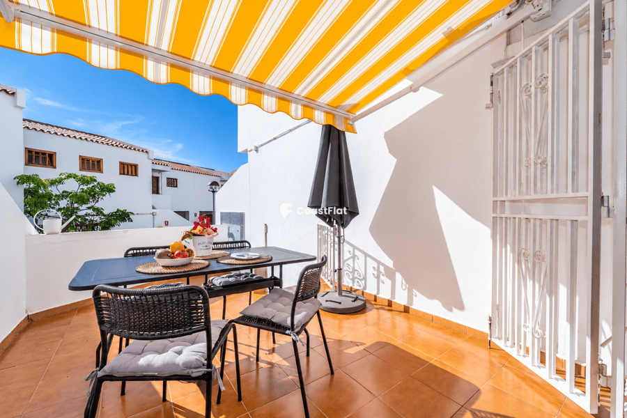 Charming studio flat with a terrace and swimming pool in San Eugenio Bajo, Costa Adeje. – 2